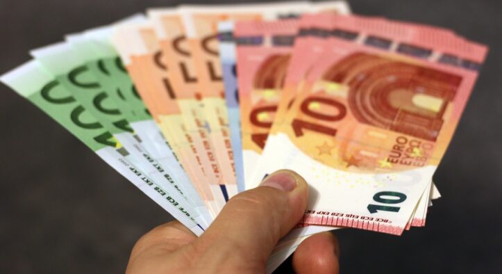 Entlastung beschlossen: Bürger können sich auf deutlich mehr Geld auf ihrem Konto freuen