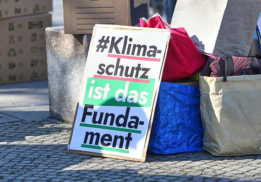 “Fridays For Future” warnen vor möglichem Ende des Verbrenner-Aus