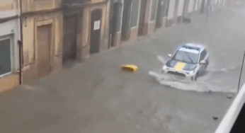 Sturm mit 280 km/h Wind bewegt sich auf Deutschland zu