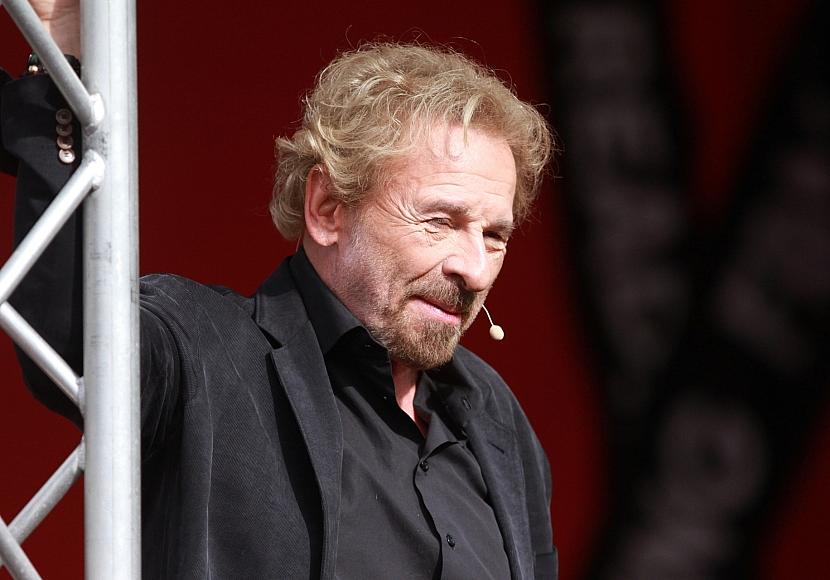 Gottschalk erklärt irritierenden Auftritt bei Bambi-Verleihung