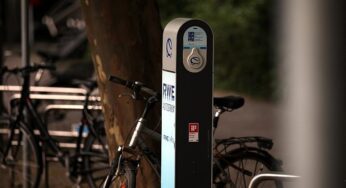 ADAC und Verbraucherzentralen kritisieren E-Ladesäulen-Plan