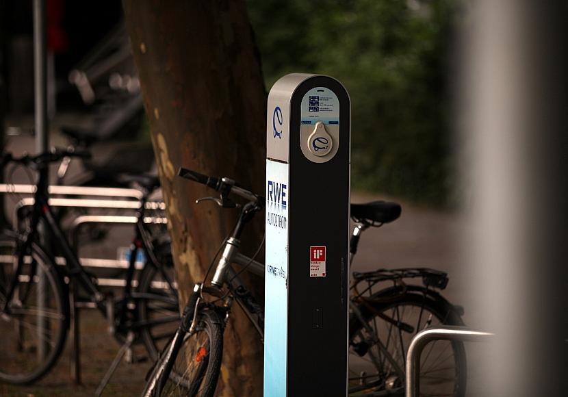 ADAC und Verbraucherzentralen kritisieren E-Ladesäulen-Plan