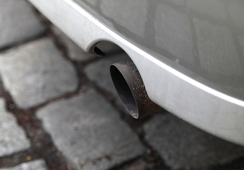 Infratest: Mehrheit der Deutschen gegen Verbrenner-Aus ab 2035