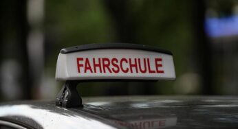 Schnieder dämpft Hoffnungen auf bald sinkende Führerscheinkosten