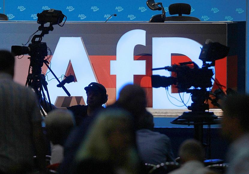 Juli Zeh hält „Brandmauer“ für gescheitert