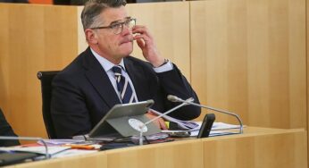 Rhein wirbt für Reformen nach griechischem Vorbild