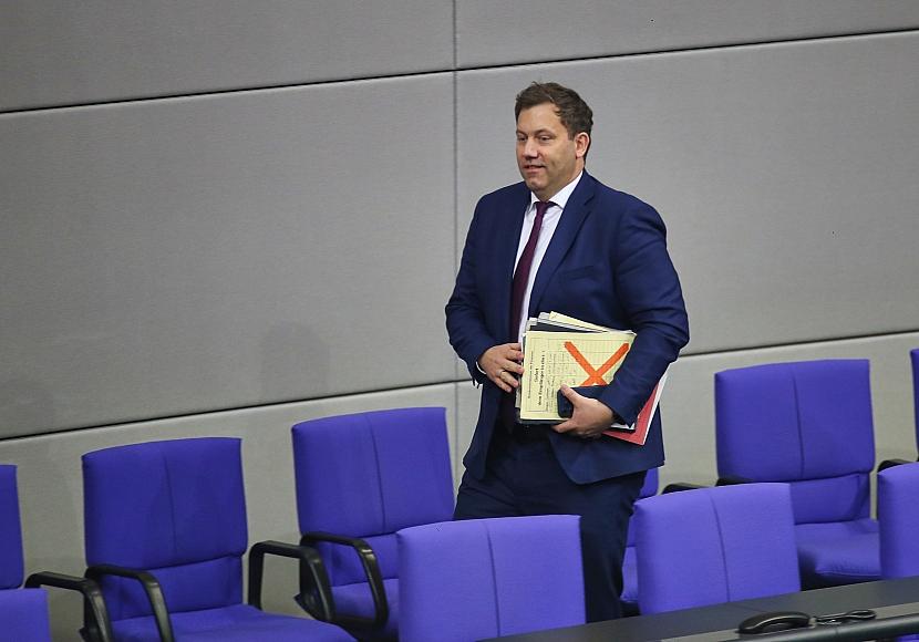 Klingbeil bringt Riester-Reform auf den Weg