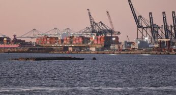 Bundesregierung senkt Wachstumsprognose wegen Exportschwäche