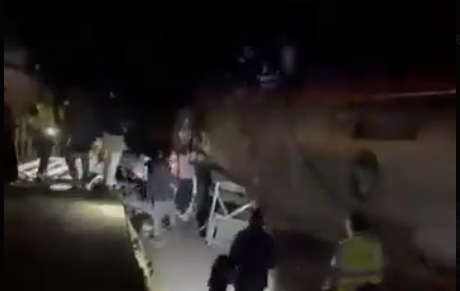 Schnellzüge stoßen zusammen: Viele Tote und Verletzte