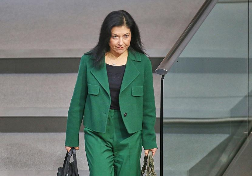 Reiche übergibt deutsche Infrastruktur an Trump-Vertrauten