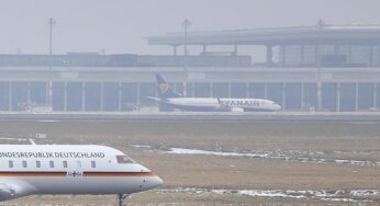 Flughafen BER stellt wegen Blitzeis erneut Betrieb ein