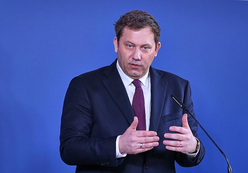 Klingbeil will sich bei Rente stärker an Beitragsjahren orientieren