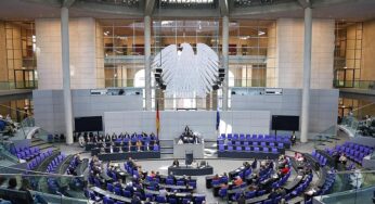 Bundestag stimmt für Aufnahme des Wolfs ins Jagdrecht