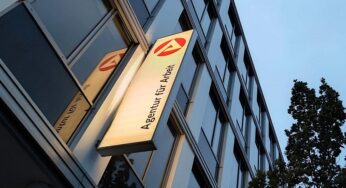 Arbeitslosenzahl bleibt über Drei-Millionen-Marke