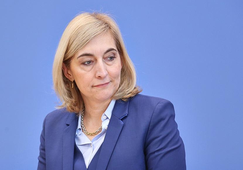 Warken will Bemessungsgrenze für Krankenkassenbeiträge anheben