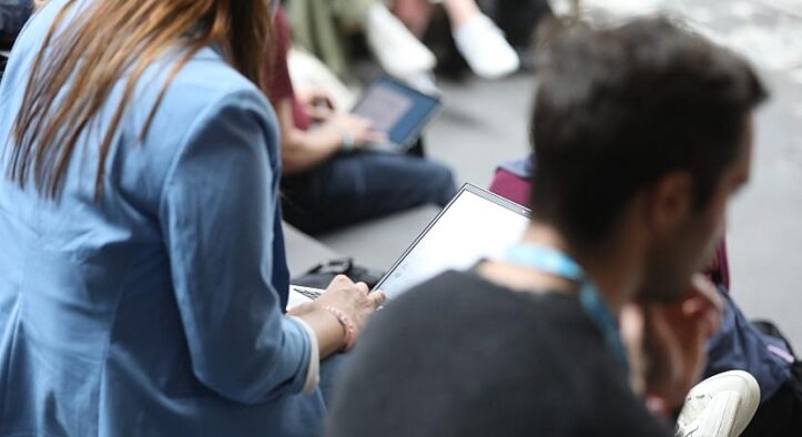 Umfrage: Deutsche blicken gespalten auf „Künstliche Intelligenz“