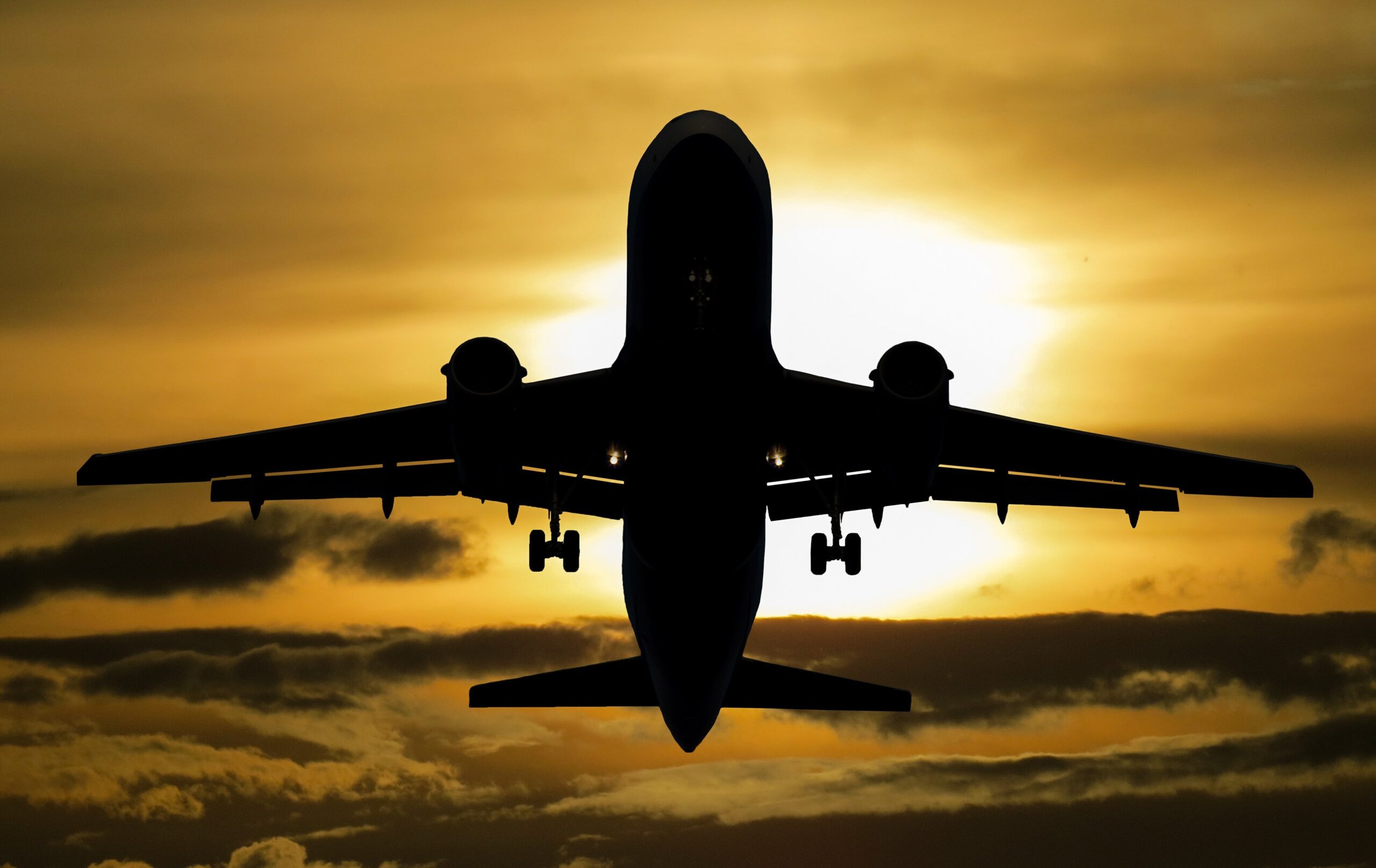 Flugzeugabsturz legt kompletten Hamburger Flughafen lahm