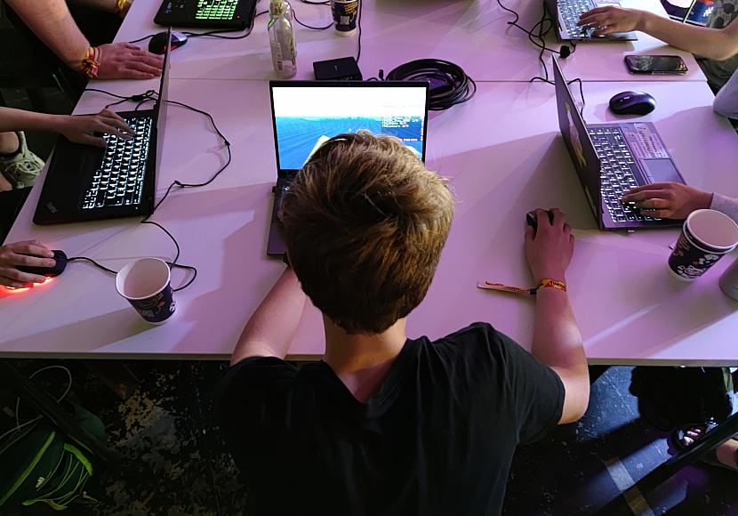 Umfrage: Mehrheit für Social-Media-Verbot für Unter-16-Jährige