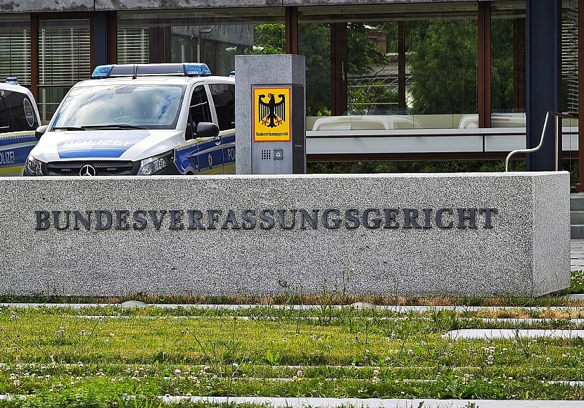 Karlsruhe: Verbot von kindlichen Sexpuppen verfassungskonform