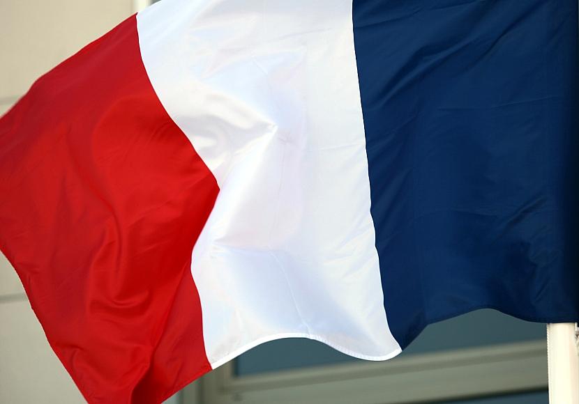 Frankreich und Spanien kämpfen weiter gegen verheerende Waldbrände