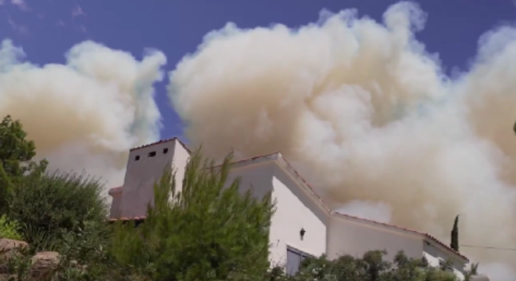 Feuerwand zerstört Südfrankreich