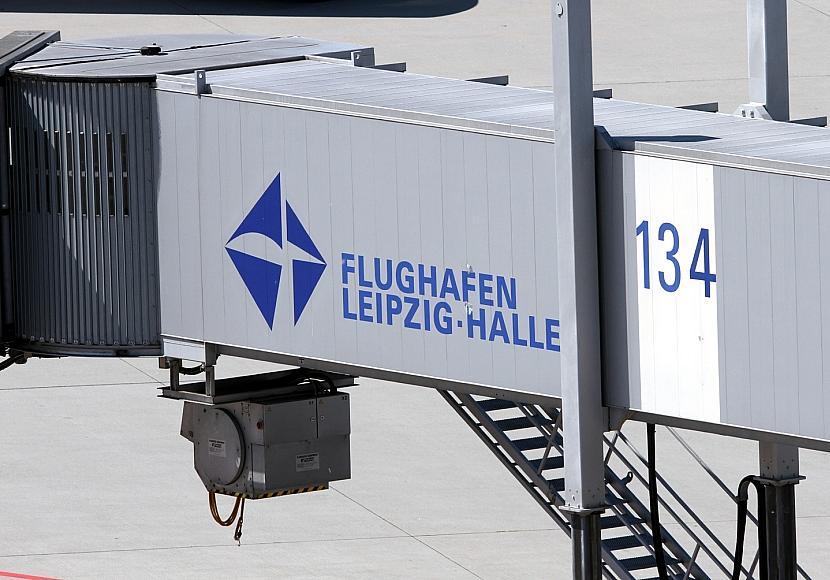 Auto durchbricht Zaun am Leipziger Flughafen – Nordpiste gesperrt