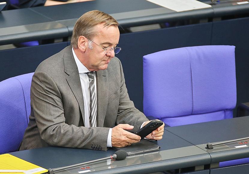 Pistorius zwingt Soldaten ins Baltikum